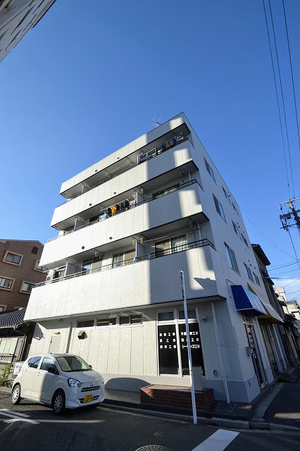 コーポ躍場の外観