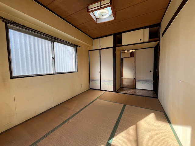 【中古マンション】鶴ヶ島ダイヤハイツの和室|5.9帖和室です☆