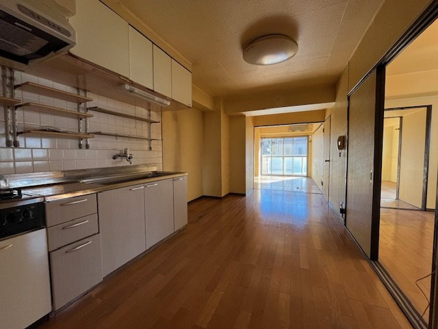 【中古マンション】鶴ヶ島ダイヤハイツの居間・リビング|ダイニングキッチンです☆