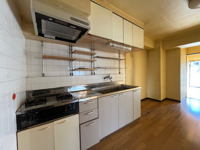 【中古マンション】鶴ヶ島ダイヤハイツのキッチン|使い勝手の良いシステムキッチンです！