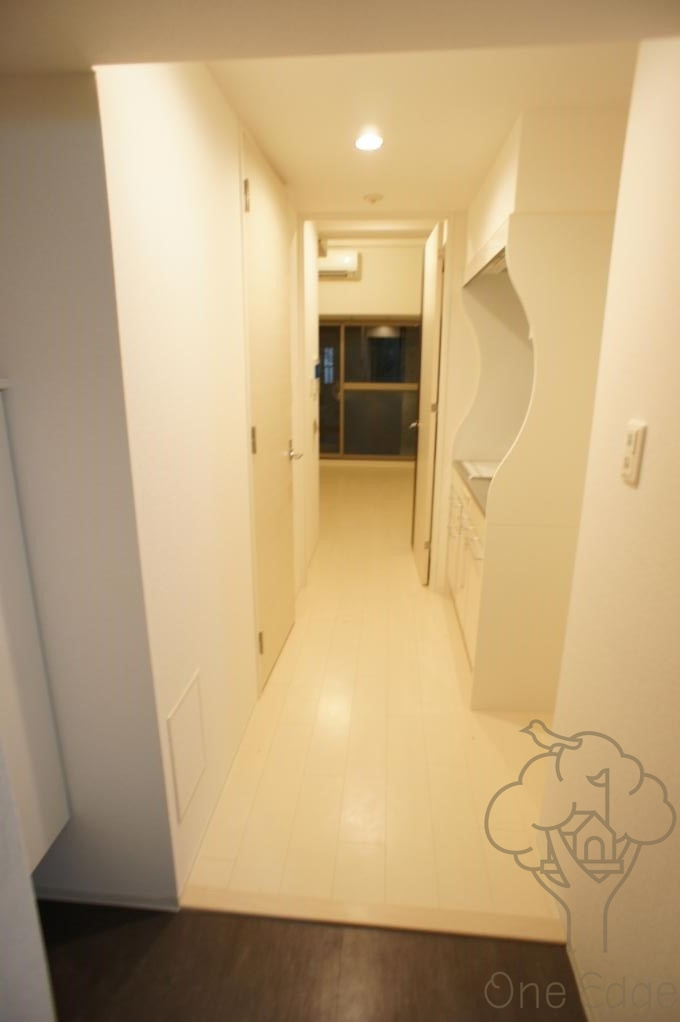 APRILE南森町の玄関