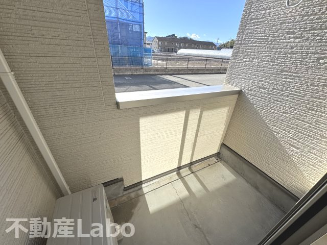 徳島市八万町新貝のアパートのバルコニー