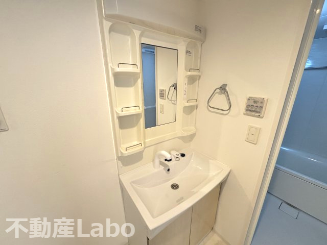 徳島市八万町新貝のアパートの洗面所