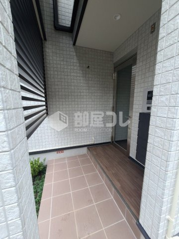 ハーモニーテラス和泉Ⅺのエントランス|★★ネット無料！　流行りの収納階段のロフトタイプです♪★★