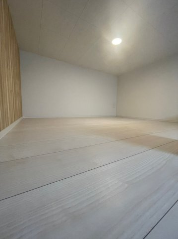 ハーモニーテラス和泉Ⅺの寝室|★★ネット無料！　流行りの収納階段のロフトタイプです♪★★