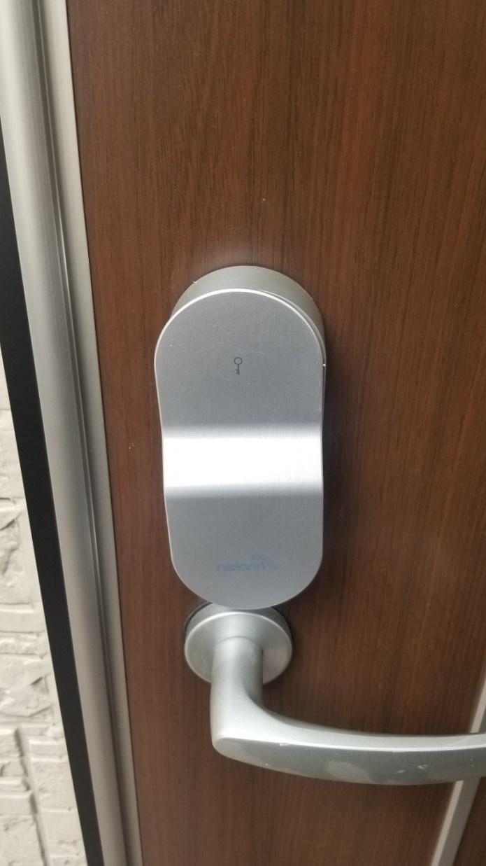 ハーモニーテラス和泉Ⅺの玄関|★★ネット無料！　流行りの収納階段のロフトタイプです♪★★