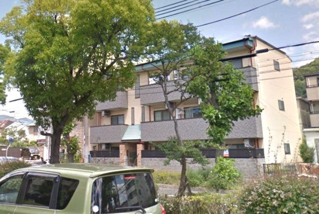 プラーフ岡本の外観