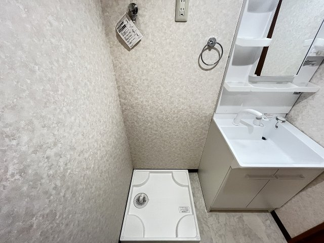 古湊第2リーフビルの洗面所