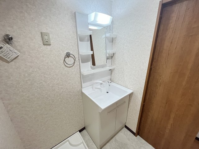 古湊第2リーフビルの洗面所