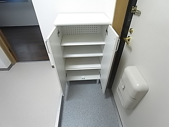 メゾンユキの玄関