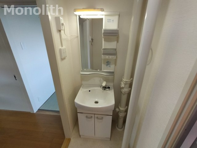 泉北鴨谷台３丁４号棟の独立洗面台