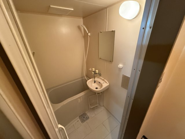 延明ハイツの浴室