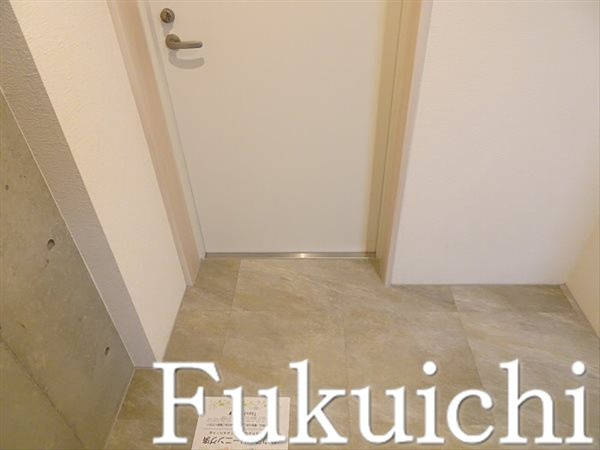 BRICK RESIDENCE 目黒本町の玄関