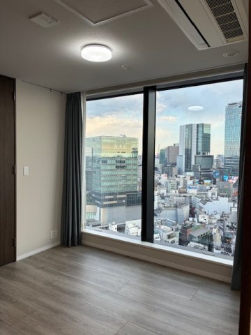 ラ・トゥール渋谷宇田川の洋室