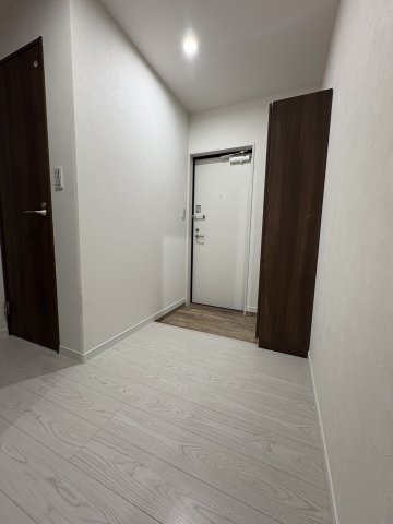 メディオ・リヴェール紫駅の玄関|玄関です