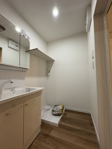 メディオ・リヴェール紫駅の洗面所|脱衣スペースもあります