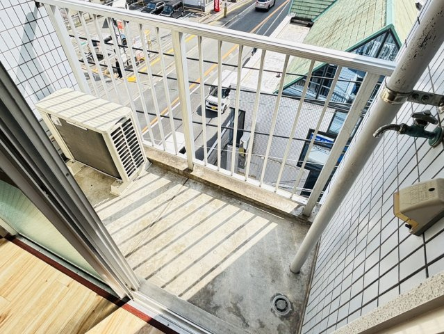 鹿島ビルのバルコニー|別号数タイプ