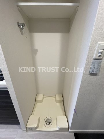 プレサンス天神橋筋六丁目ヴォワールの設備|室内洗濯機置き場です