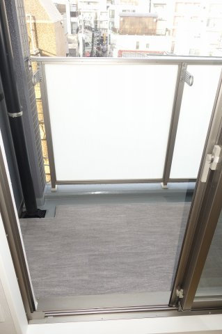 エスティメゾン赤羽のバルコニー
