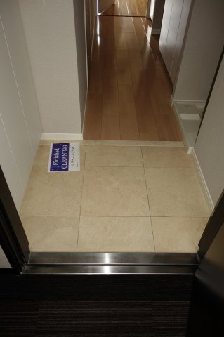 エスティメゾン赤羽の玄関