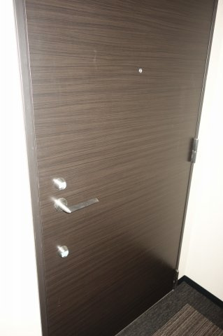 エスティメゾン赤羽の玄関