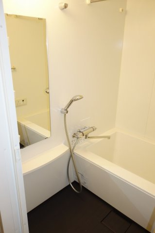 エスティメゾン赤羽の浴室