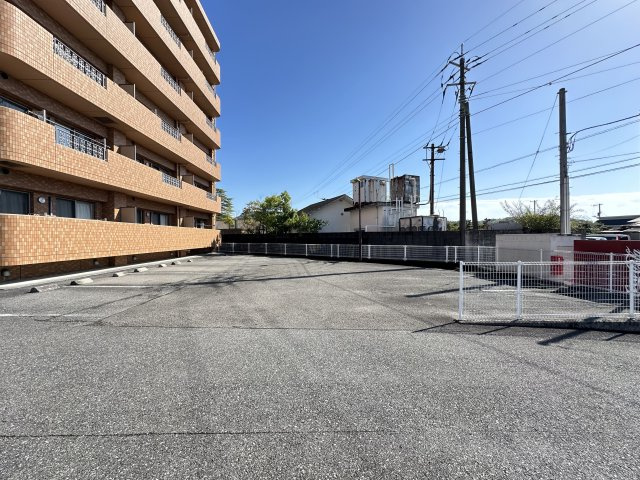 マリベールアスカⅡの駐車場