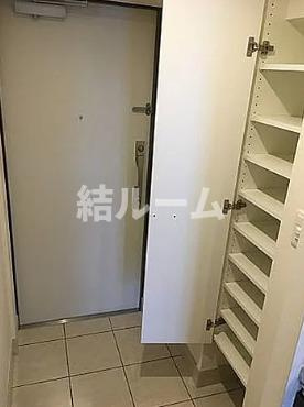 板橋区小茂根４丁目の賃貸マンションの玄関