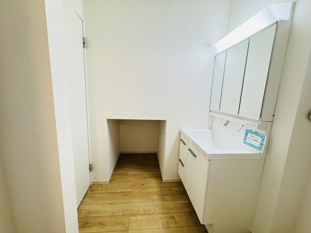 松戸市松戸新築戸建【南部小学校：10分】の脱衣所|脱衣所収納スペース