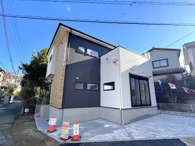 松戸市松戸新築戸建【南部小学校：10分】の外観|完成済み内覧可能です！！