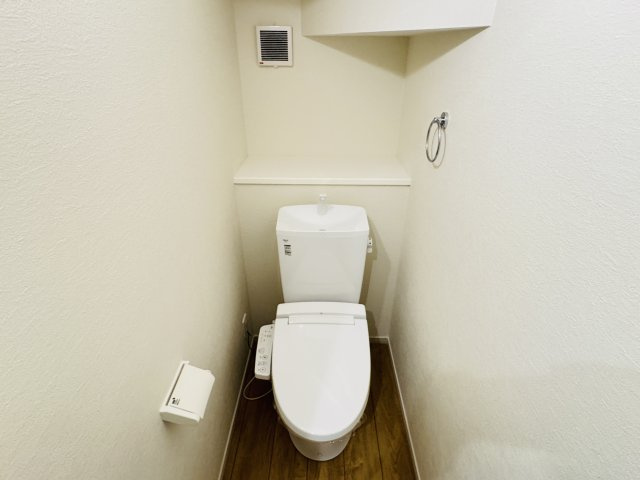 松戸市松戸新築戸建【南部小学校：10分】のトイレ|温水洗浄暖房便座つきトイレ