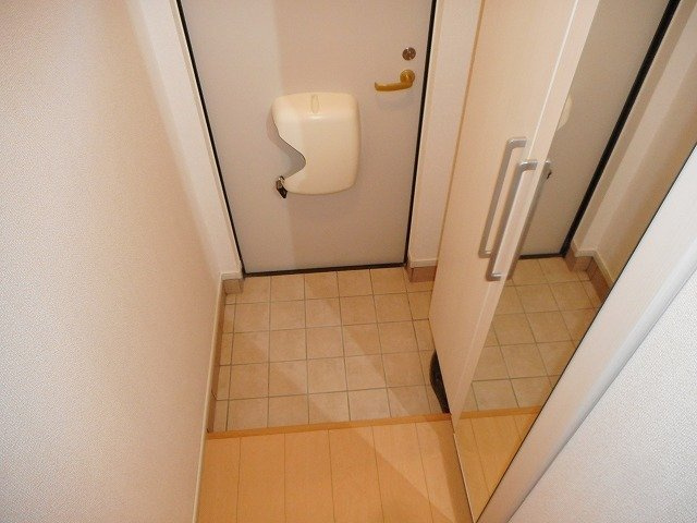 シンシアリー三笠Ⅰの玄関|落ち着いた玄関です