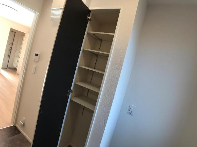 Ａｍｂｉｔｉｏｎ　Ⅰのキッチン|パントリー