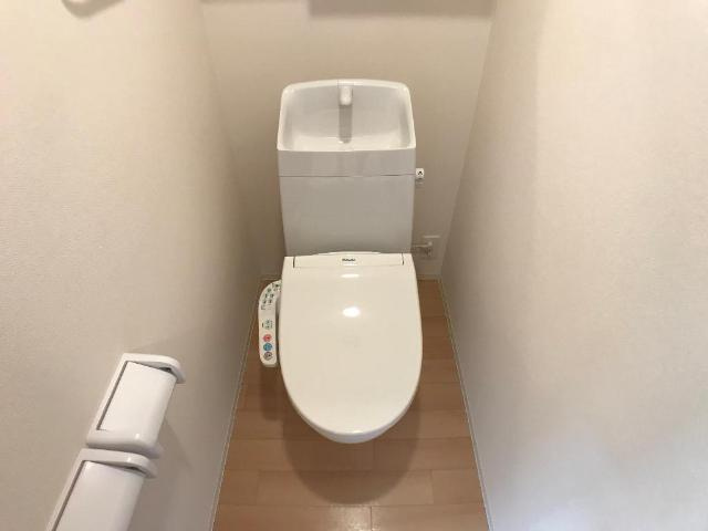 Ａｍｂｉｔｉｏｎ　Ⅰのトイレ|シャワー付トイレ