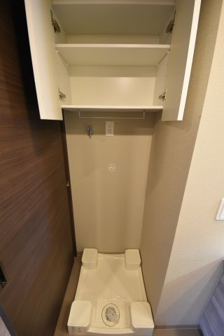 ラシュレ天満橋の収納|ラシュレ天満橋　室内洗濯機置き場