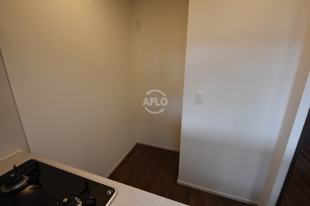 ラシュレ天満橋の収納|ラシュレ天満橋　冷蔵庫置場