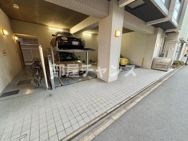 プロシード太閤通の駐車場