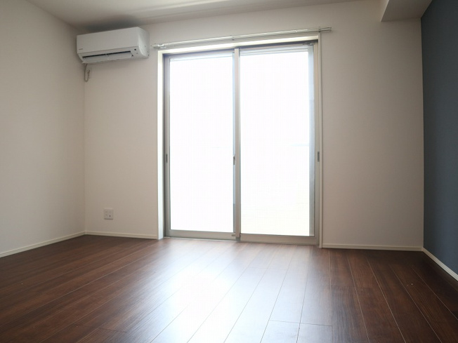【居間・リビング】 | コーワレジデンス | 陽当たり良好のお部屋です