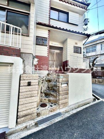 平野区瓜破2丁目一戸建のエントランス