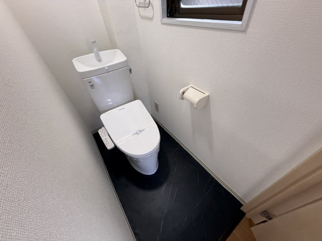 池田市栄本町戸建のトイレ