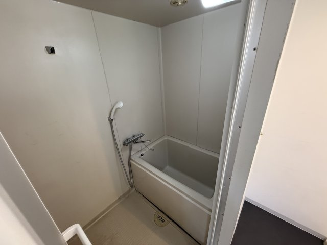 パルフェ上野西の浴室