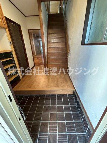 木川東３丁目一戸建の玄関