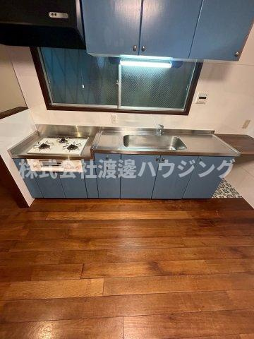 木川東３丁目一戸建のキッチン|3口ガスシステムキッチン
