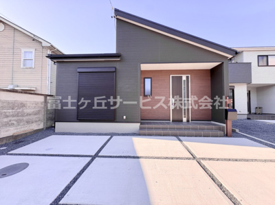 【外観】 | 豊橋市牛川町 3期 新築一戸建て 1号棟 | 外観は落ち着いています