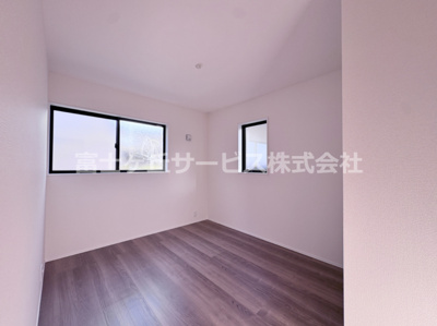 【洋室】 | 豊橋市牛川町 3期 新築一戸建て 1号棟 | 明るい洋室です