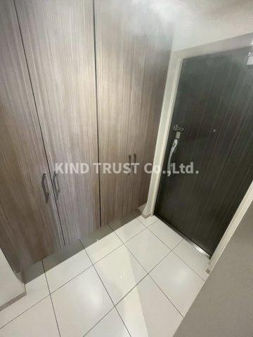 プレサンスレイズ新梅田の玄関|バルコニーがあります