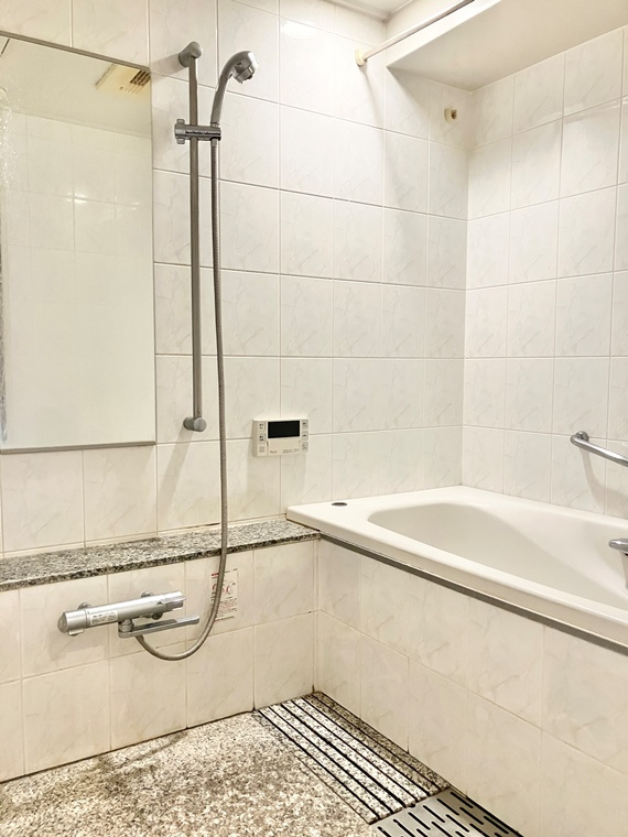 ノーツ目黒青葉台の浴室