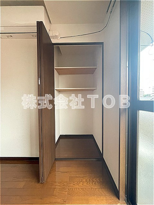 【収納】 | クレール秀光 | 洋室６帖　収納