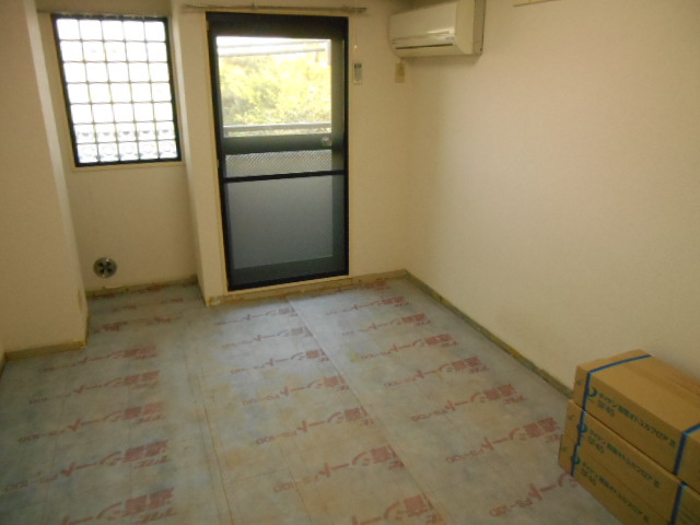 KTプラザ（ケーティープラザ）の居間・リビング|別部屋参考用写真