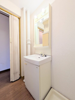 洗面台独立で忙しい朝も便利に♪